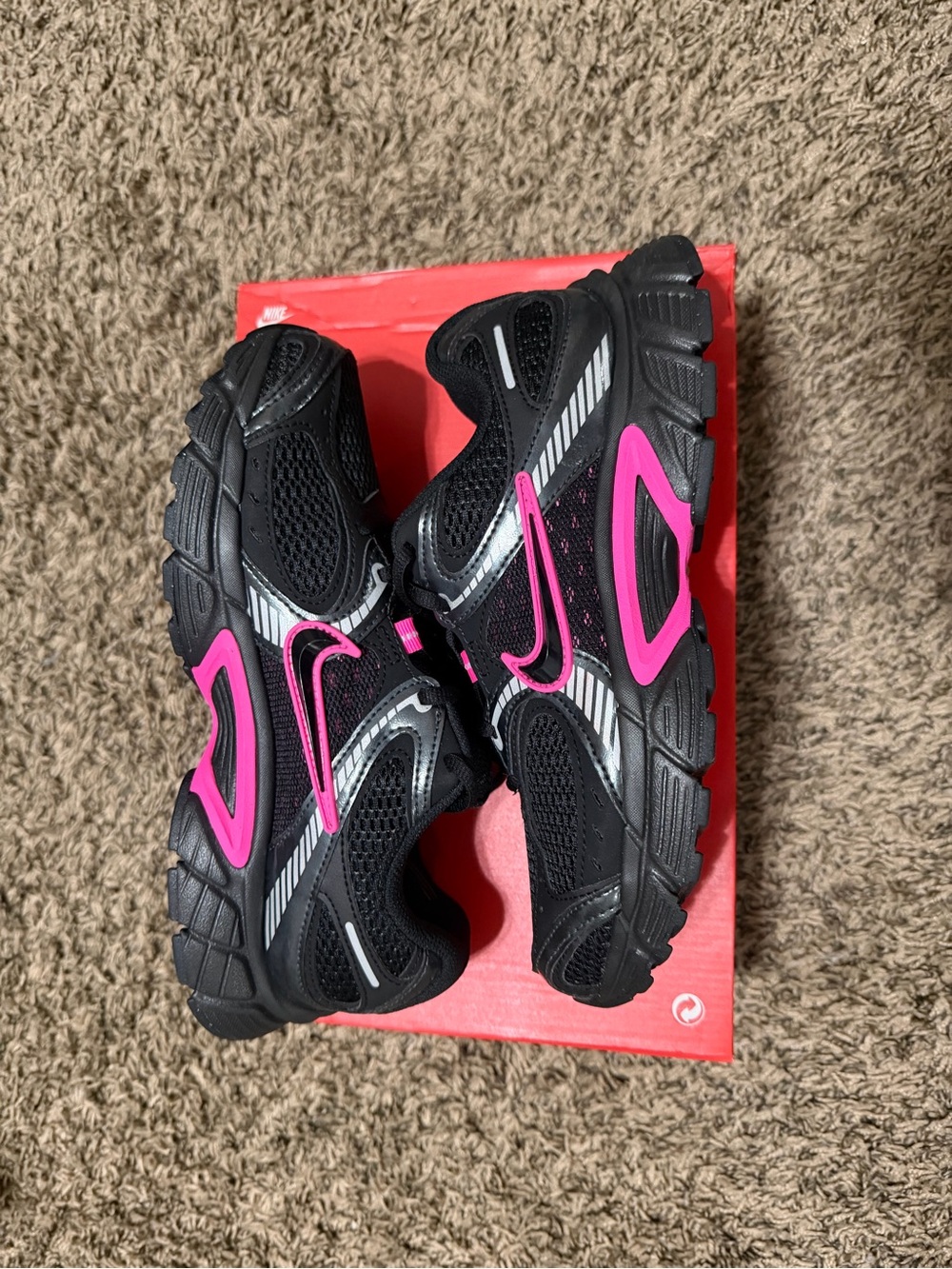 Nike V5 RNR - Picture 3 of 3